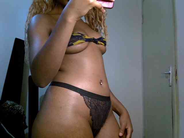 SpicyMackenzie1 webcam