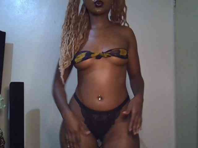 SpicyMackenzie1 webcam