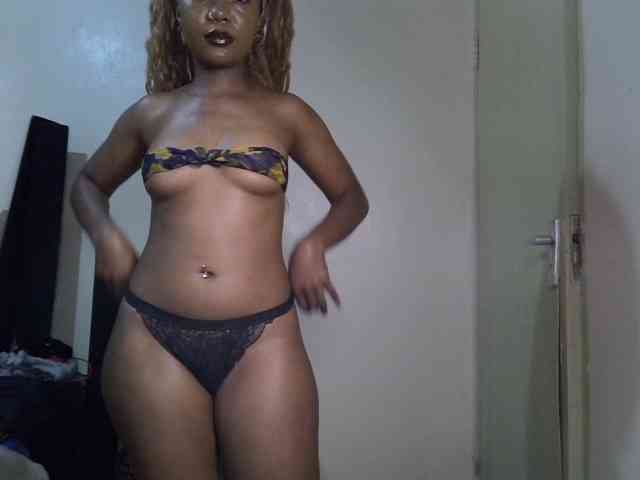 SpicyMackenzie1 webcam