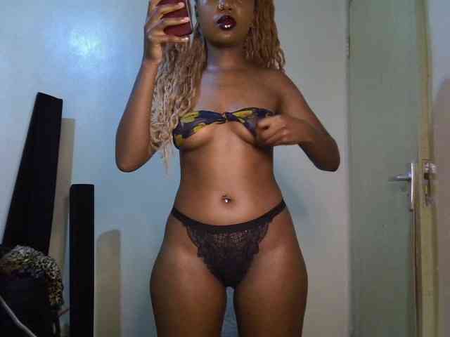 SpicyMackenzie1 webcam