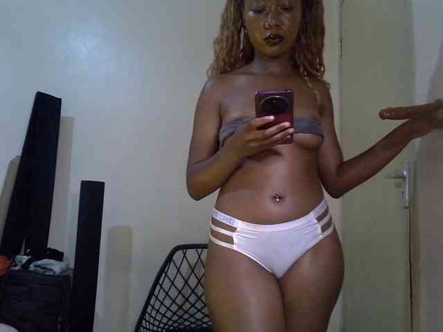 SpicyMackenzie1 webcam