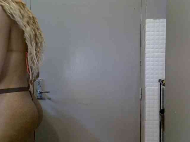 SpicyMackenzie1 Live Webcam on BongaCams