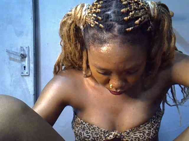 SpicyMackenzie1 webcam