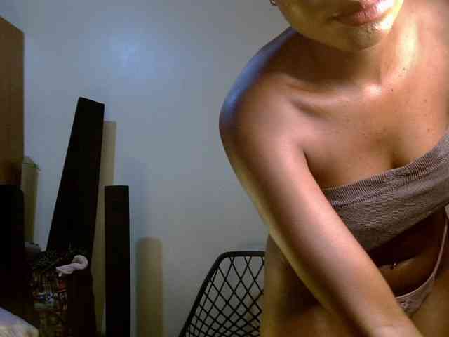 SpicyMackenzie1 webcam