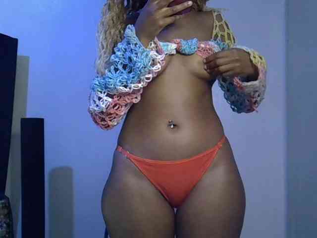 SpicyMackenzie1 webcam