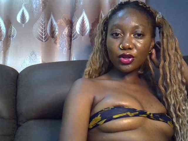 SpicyMackenzie1 webcam