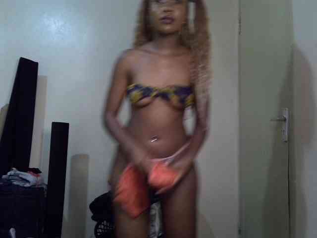 SpicyMackenzie1 webcam