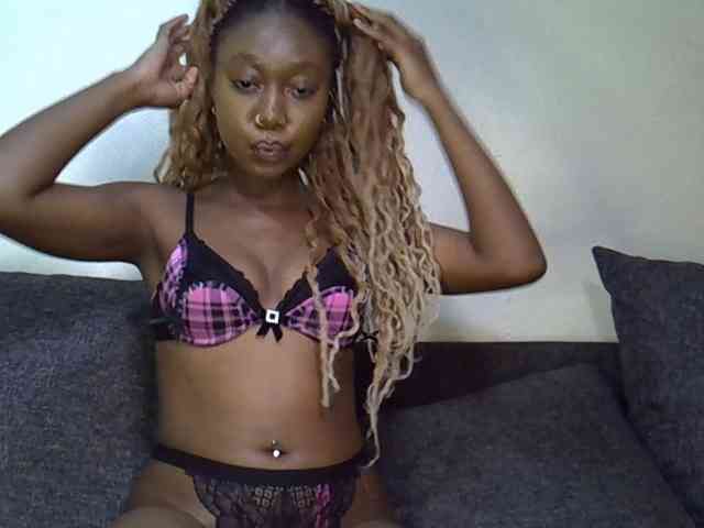 SpicyMackenzie1 webcam