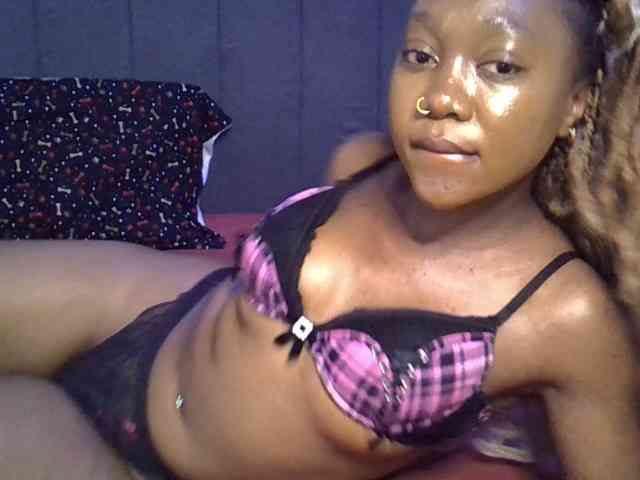 SpicyMackenzie1 webcam