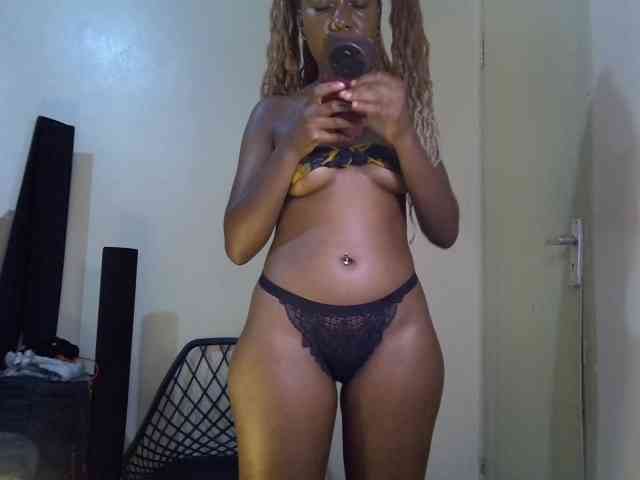 SpicyMackenzie1 webcam