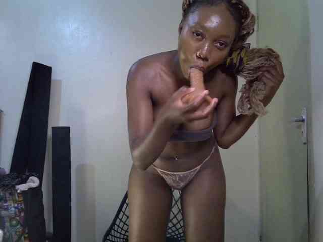 SpicyMackenzie1 webcam