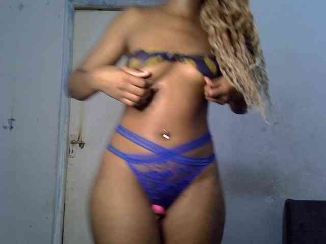 SpicyMackenzie1 webcam