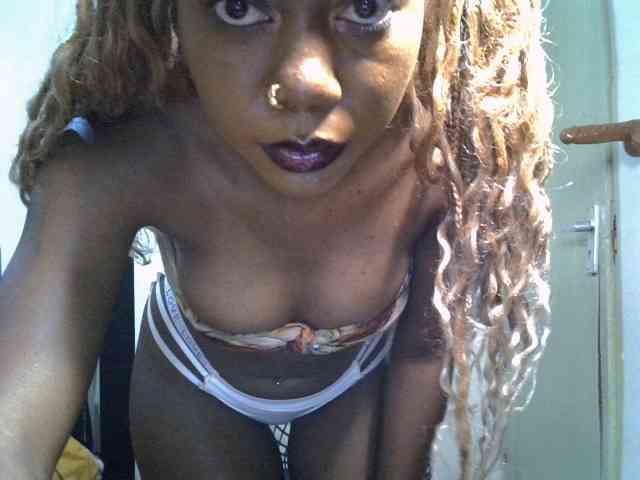 SpicyMackenzie1 webcam