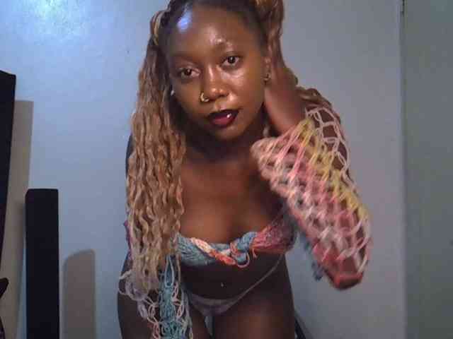 SpicyMackenzie1 webcam