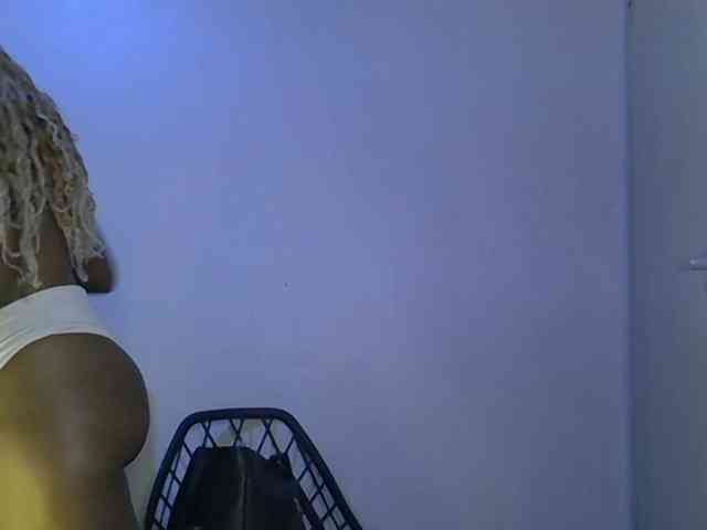 SpicyMackenzie1 webcam