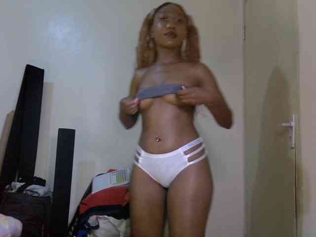 SpicyMackenzie1 webcam