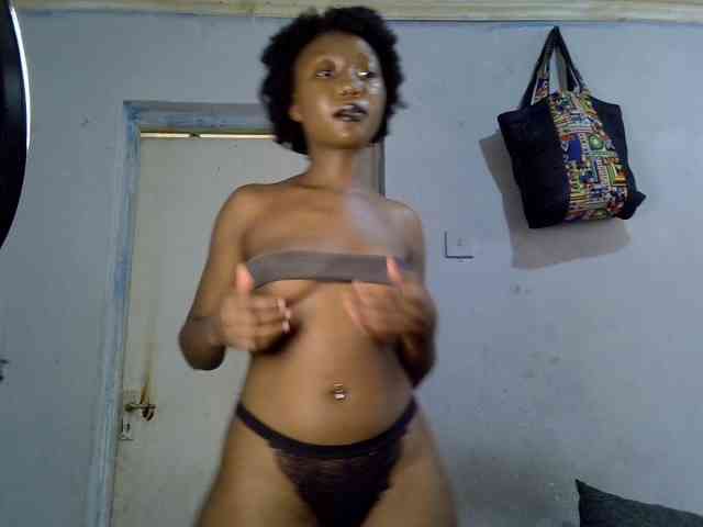 SpicyMackenzie1 webcam