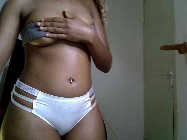 SpicyMackenzie1 webcam