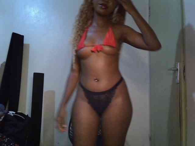 SpicyMackenzie1 webcam