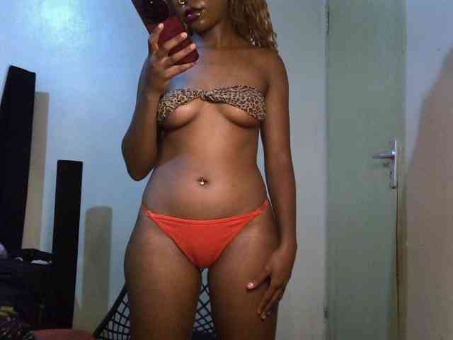 SpicyMackenzie1 webcam