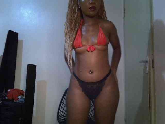 SpicyMackenzie1 webcam