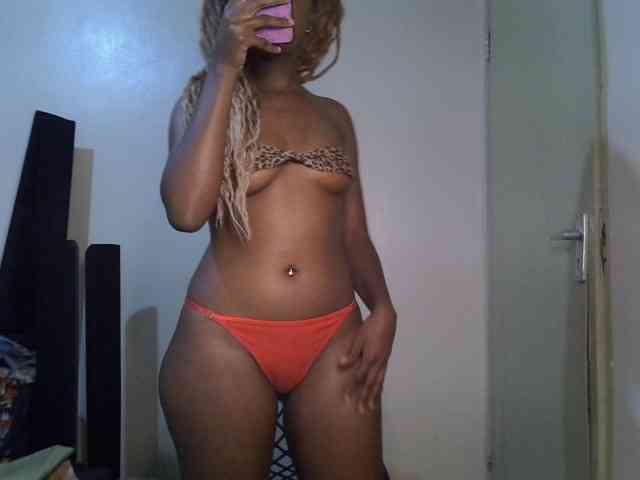 SpicyMackenzie1 webcam