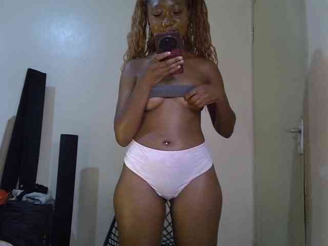 SpicyMackenzie1 webcam