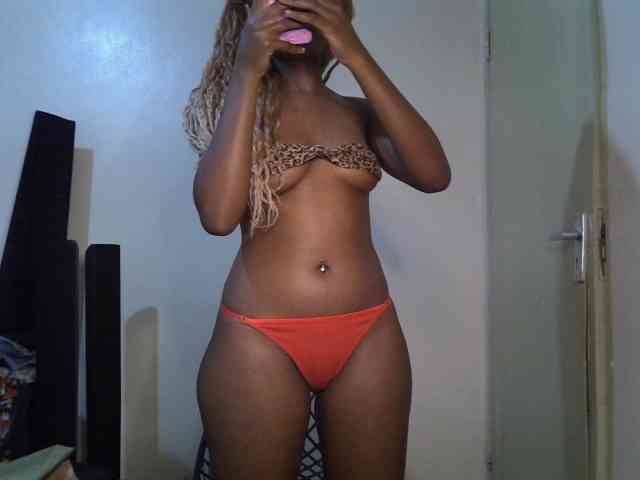 SpicyMackenzie1 webcam