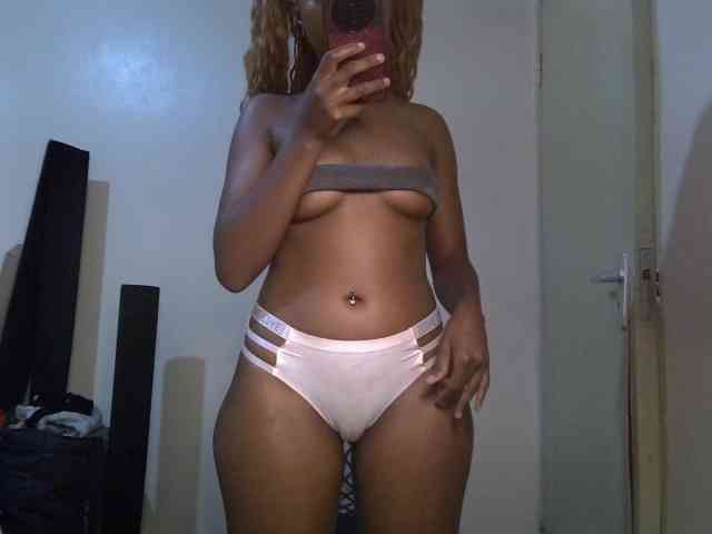 SpicyMackenzie1 webcam