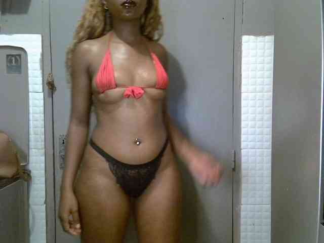 SpicyMackenzie1 Live Webcam on BongaCams