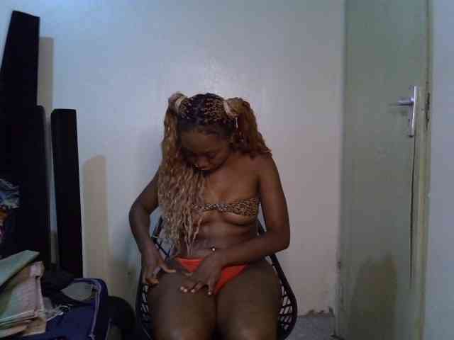 SpicyMackenzie1 webcam