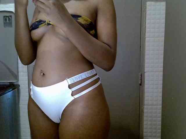 SpicyMackenzie1 Live Webcam on BongaCams