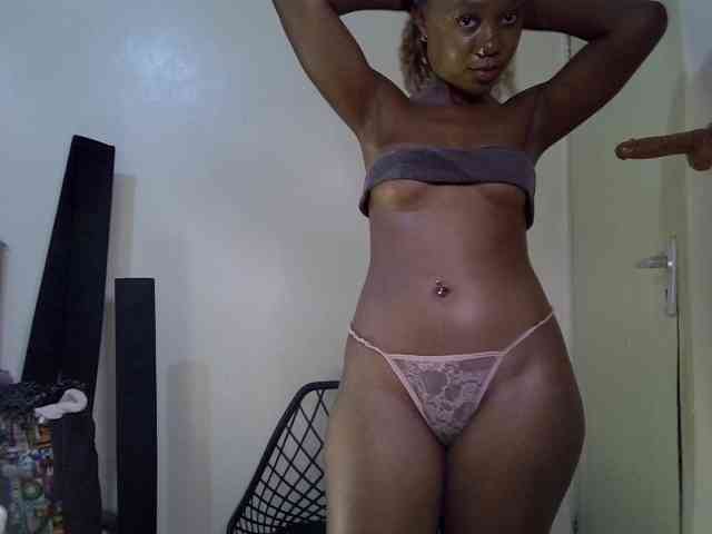 SpicyMackenzie1 webcam