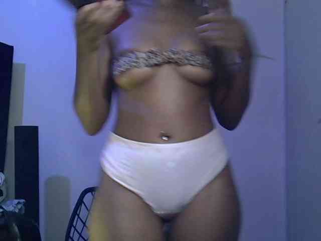 SpicyMackenzie1 webcam