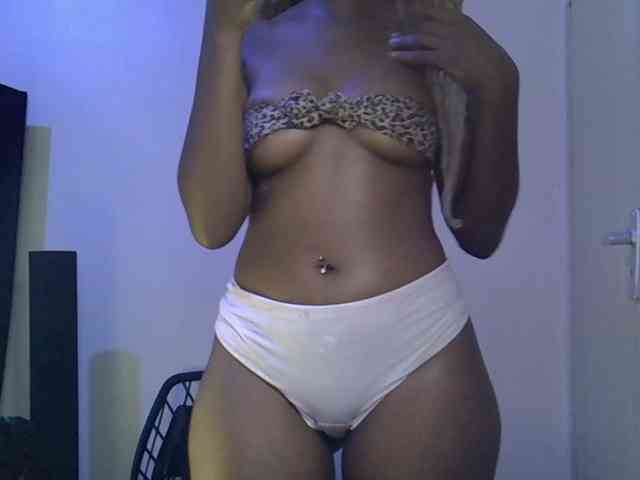 SpicyMackenzie1 webcam