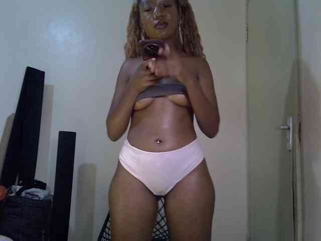 SpicyMackenzie1 webcam