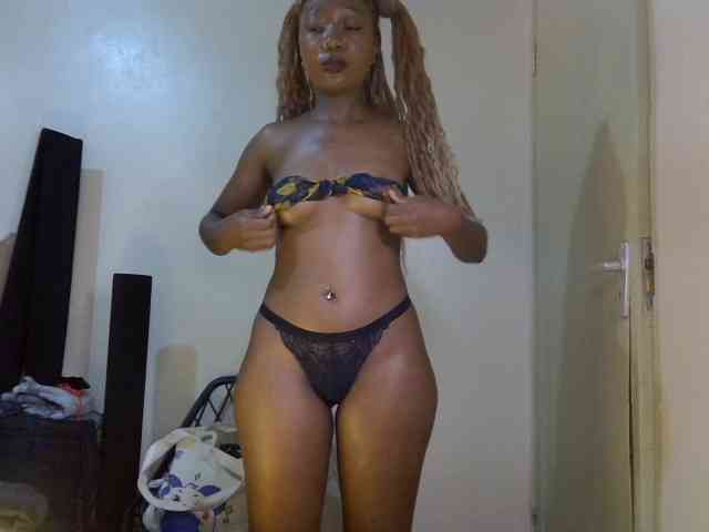 SpicyMackenzie1 webcam