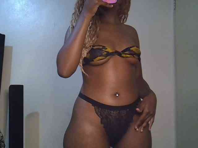 SpicyMackenzie1 webcam