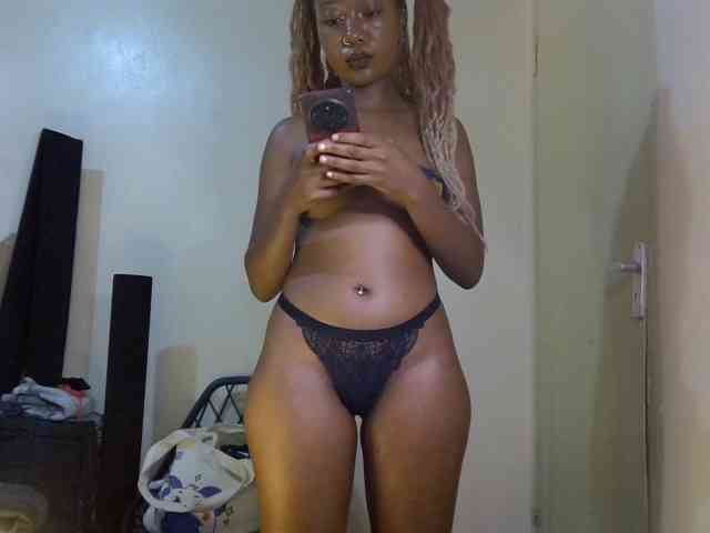 SpicyMackenzie1 webcam