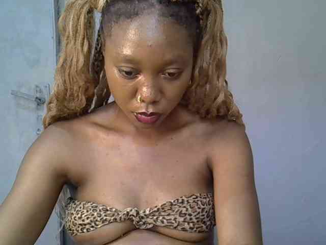 SpicyMackenzie1 webcam