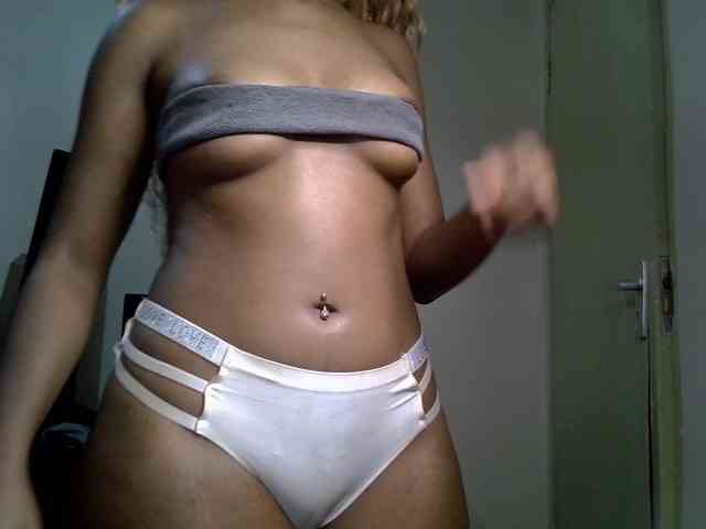 SpicyMackenzie1 webcam