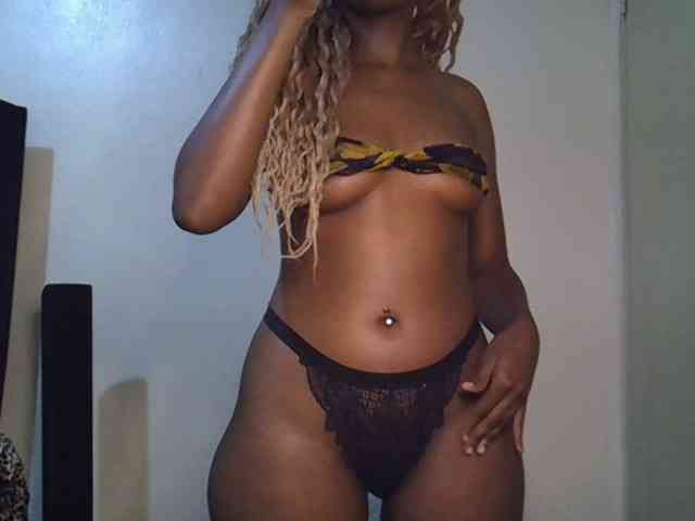 SpicyMackenzie1 webcam