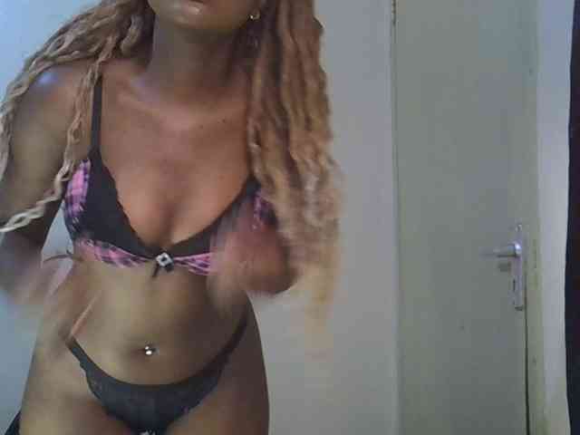 SpicyMackenzie1 webcam