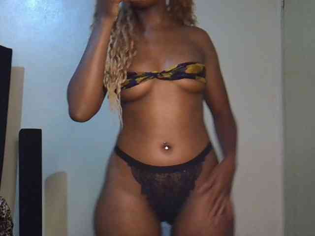 SpicyMackenzie1 webcam