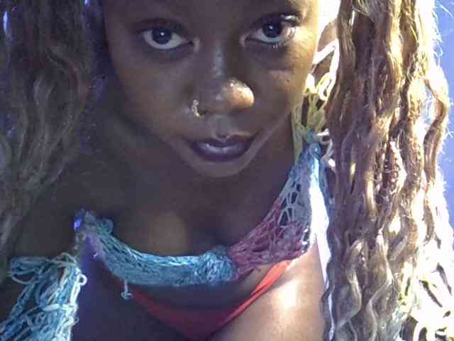 SpicyMackenzie1 webcam