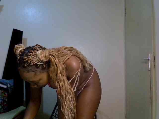 SpicyMackenzie1 webcam