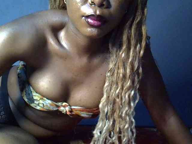 SpicyMackenzie1 webcam