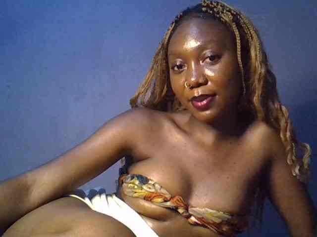 SpicyMackenzie1 webcam