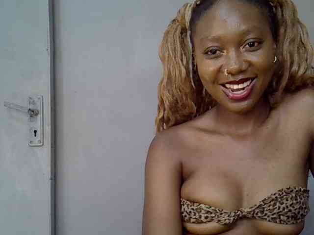 SpicyMackenzie1 webcam