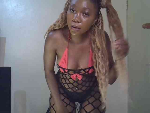 SpicyMackenzie1 webcam